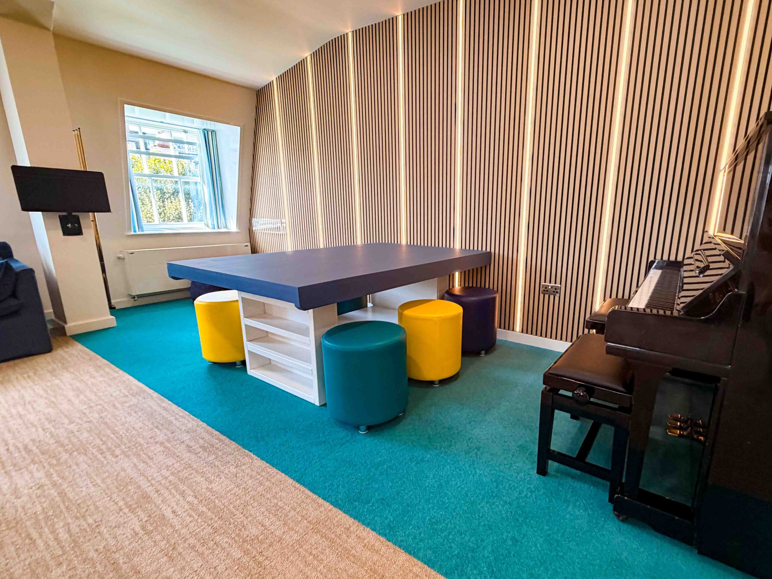 Hangout Room